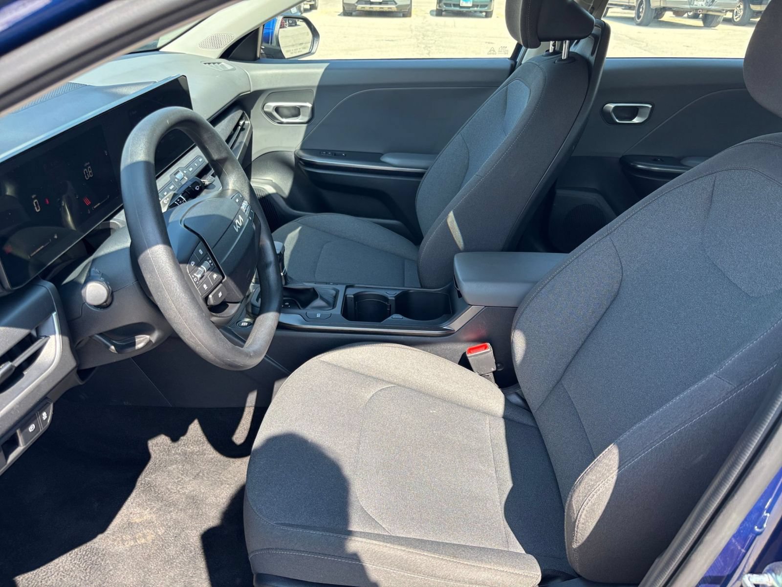Used 2025 Kia K4 FWD image 25
