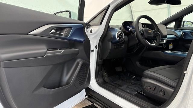 New 2026 Chevrolet Equinox EV LT AWD/4WD image 32