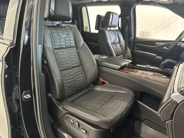Used 2024 Cadillac Escalade ESV Sport Platinum w/ LPO, ONYX Package image 35