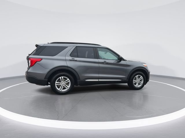 Used 2022 Ford Explorer XLT image 8