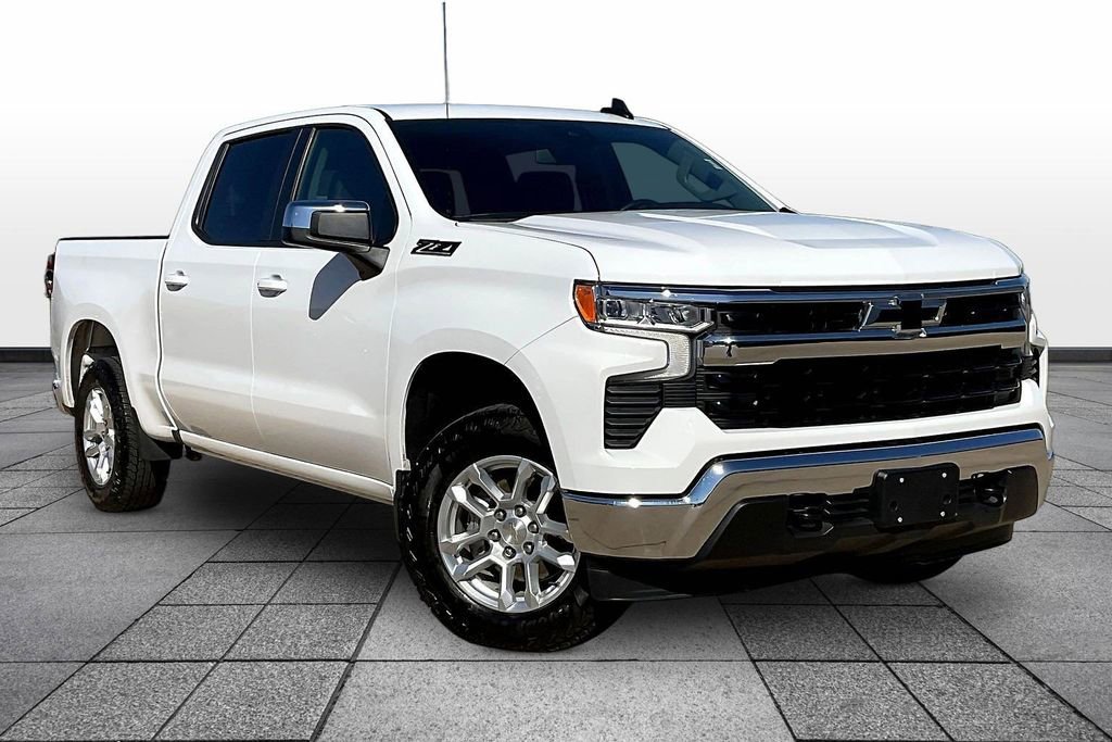 Used 2024 Chevrolet Silverado 1500 LT w/ Z71 Off-Road Package image 2