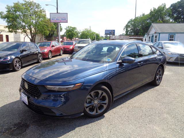 Used 2025 Honda Accord EX-L image 2
