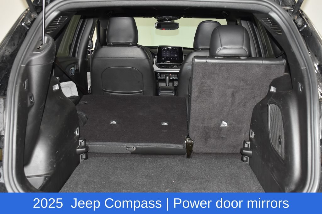 Used 2025 Jeep Compass Latitude w/ Sun & Sound Group AWD/4WD image 29