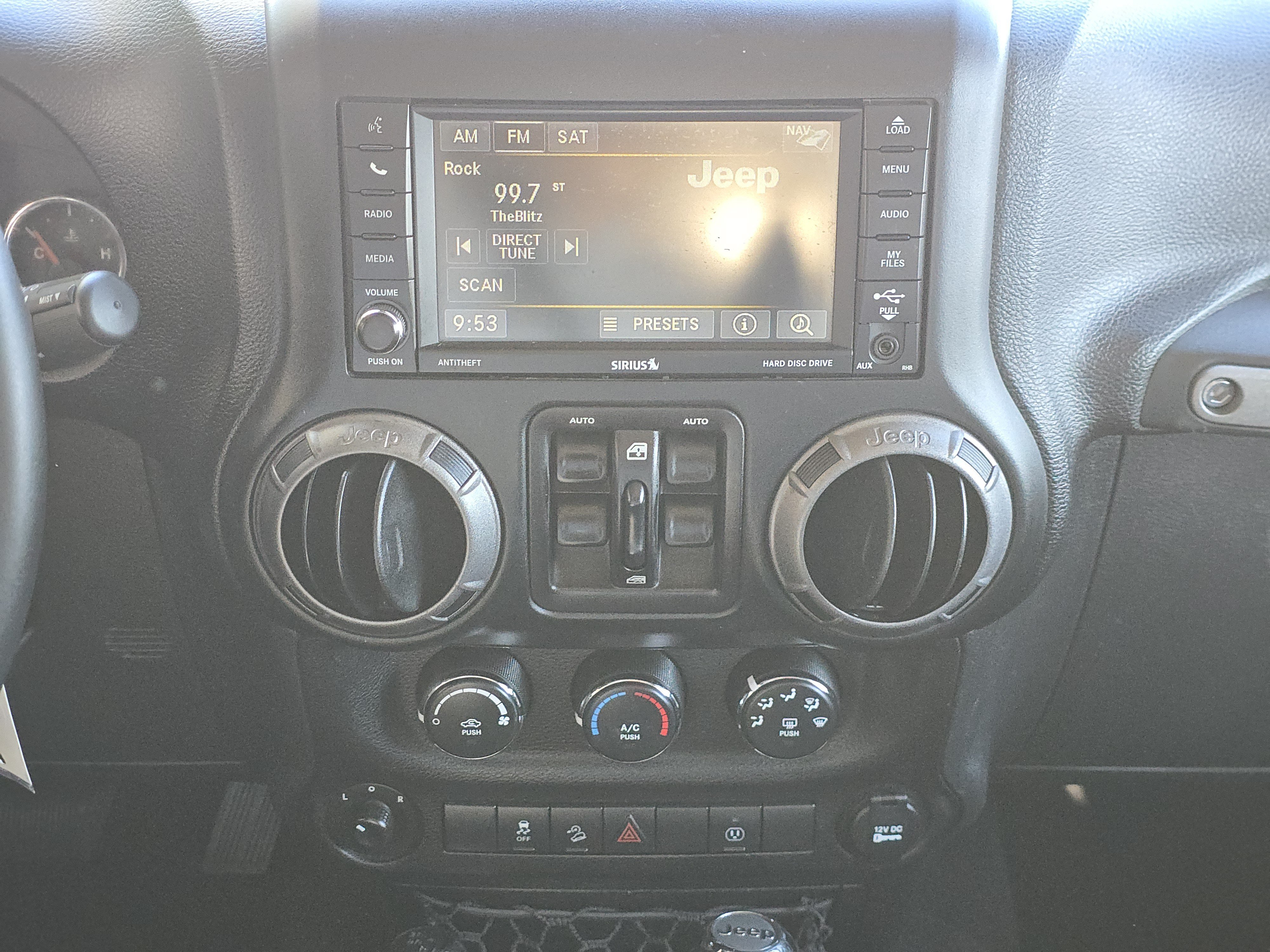 Used 2017 Jeep Wrangler Unlimited Sport AWD/4WD image 25