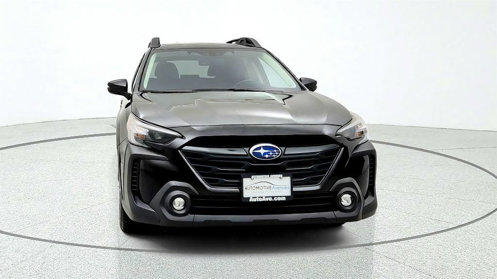 Used 2025 Subaru Outback Onyx Edition AWD/4WD image 2