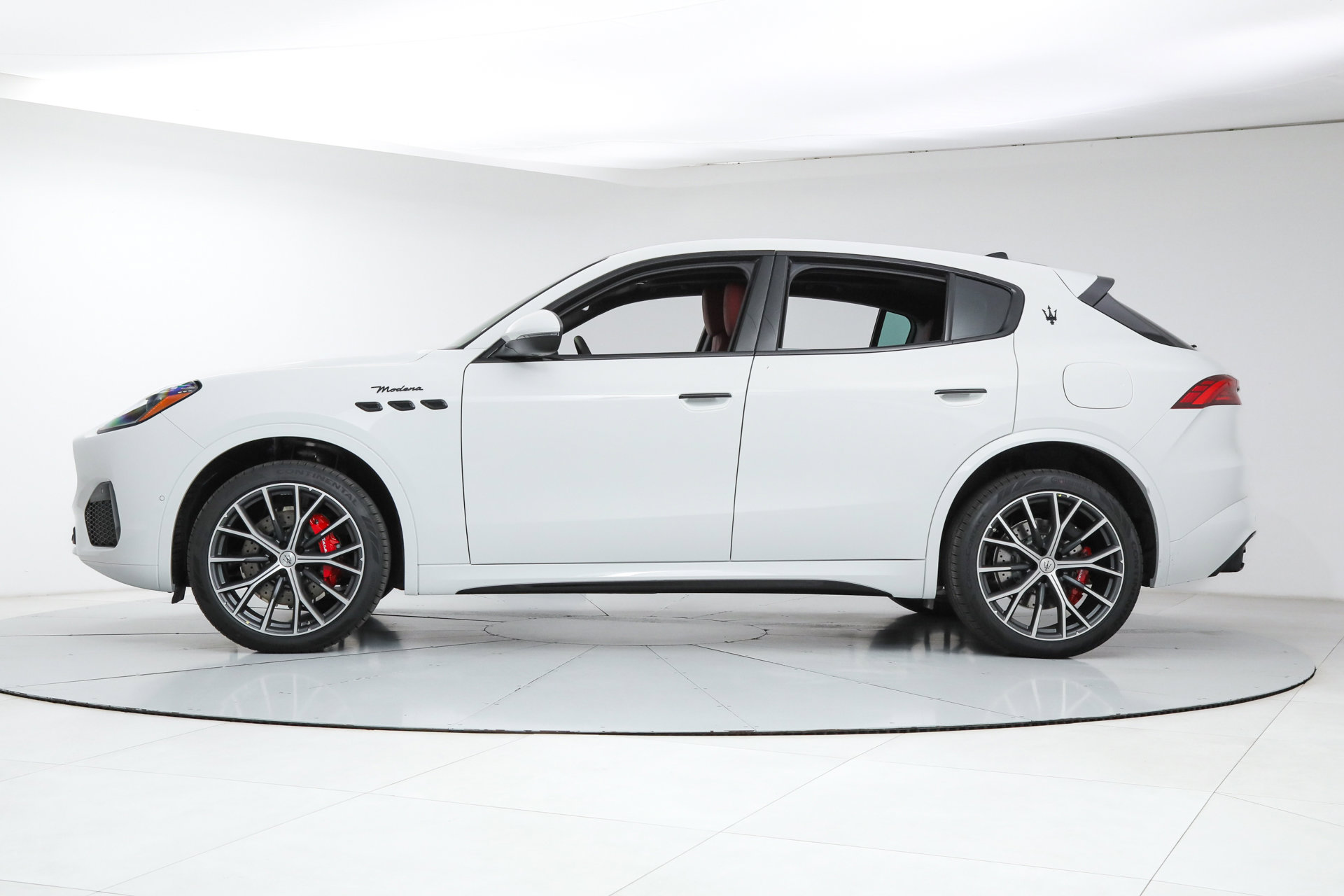 New 2026 Maserati Grecale Modena image 2