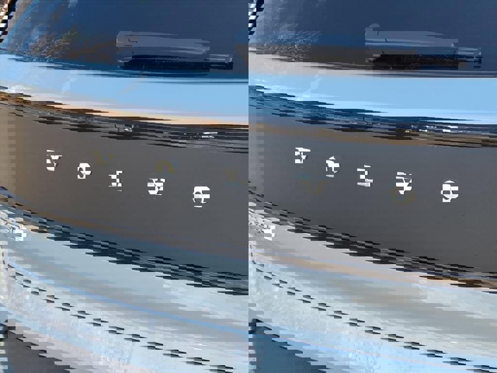 New 2026 Volvo EX30 Cross Country Ultra w/ Protection Package Premier image 5