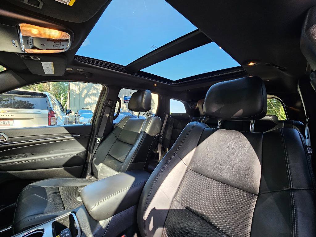 Used 2021 Jeep Grand Cherokee Limited w/ Luxury Group II image 38