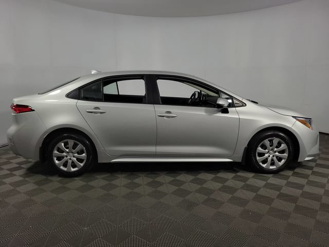 Used 2025 Toyota Corolla LE FWD image 10
