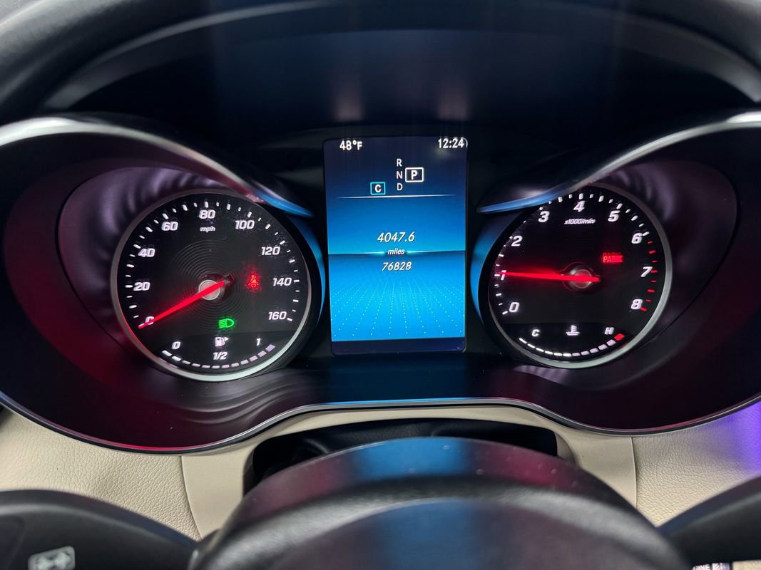 Used 2021 Mercedes-Benz GLC 300 4MATIC image 29