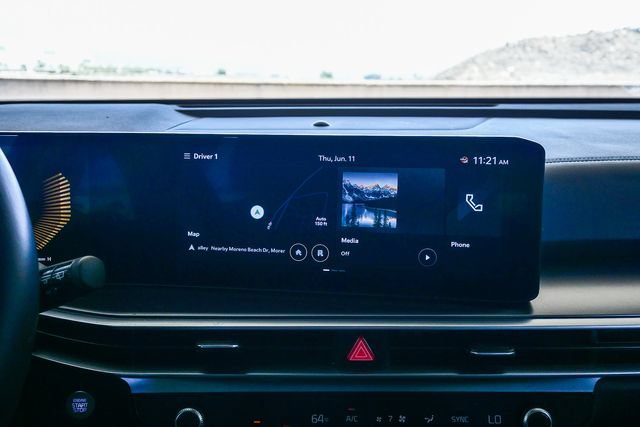 Certified 2024 Kia Sorento S w/ Panoramic Sunroof Package FWD image 15