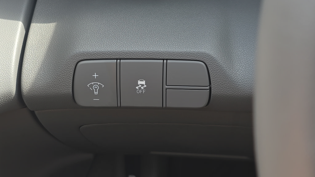 Certified 2026 Hyundai Elantra Sport FWD image 26