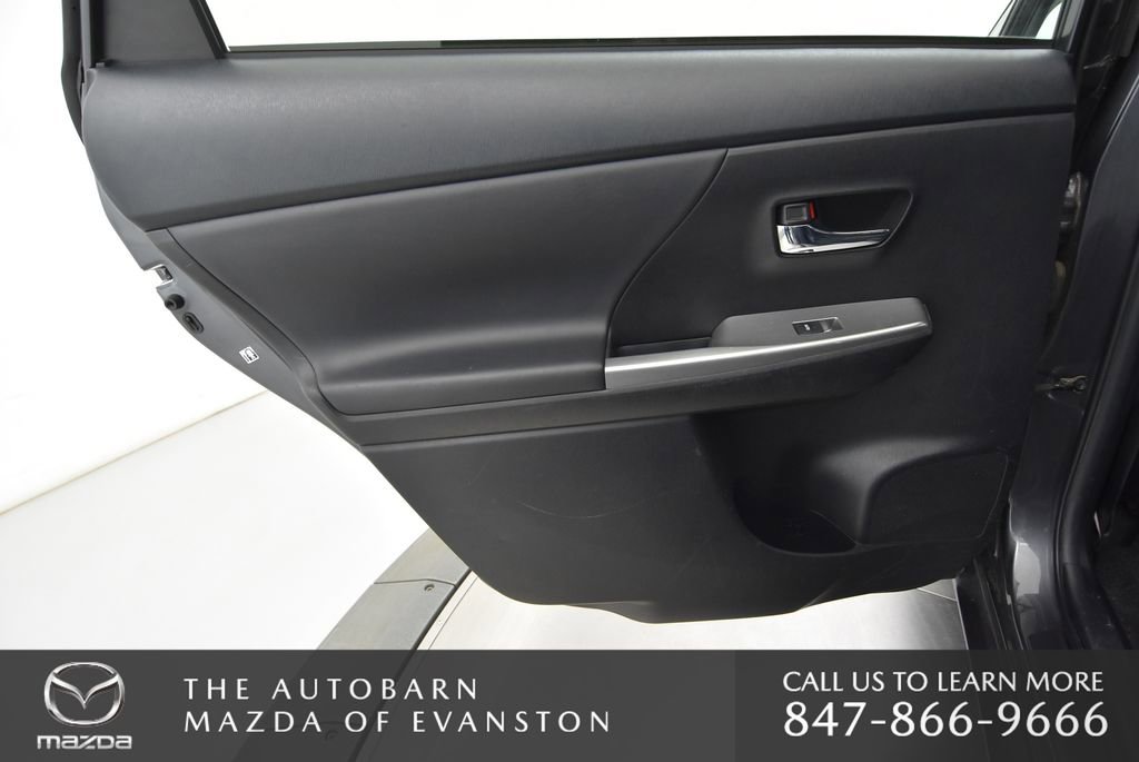 Used 2016 Toyota Prius V Five image 28