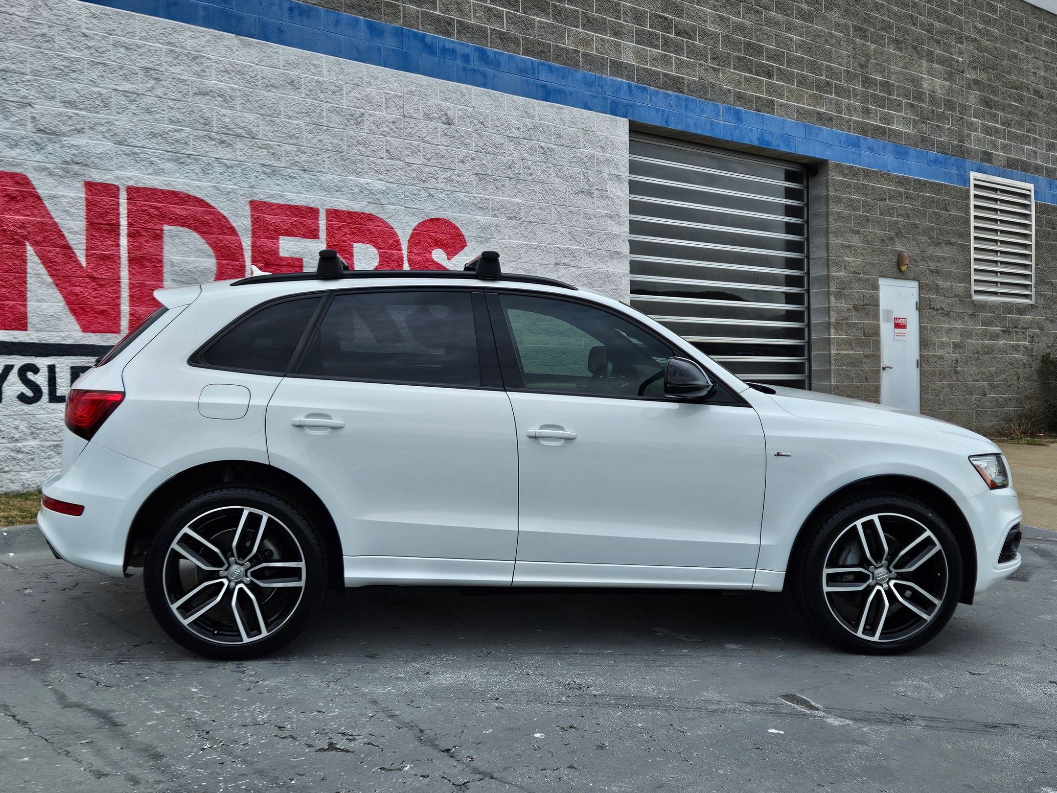 Used 2017 Audi Q5 3.0T Premium Plus w/ Technology Package image 8