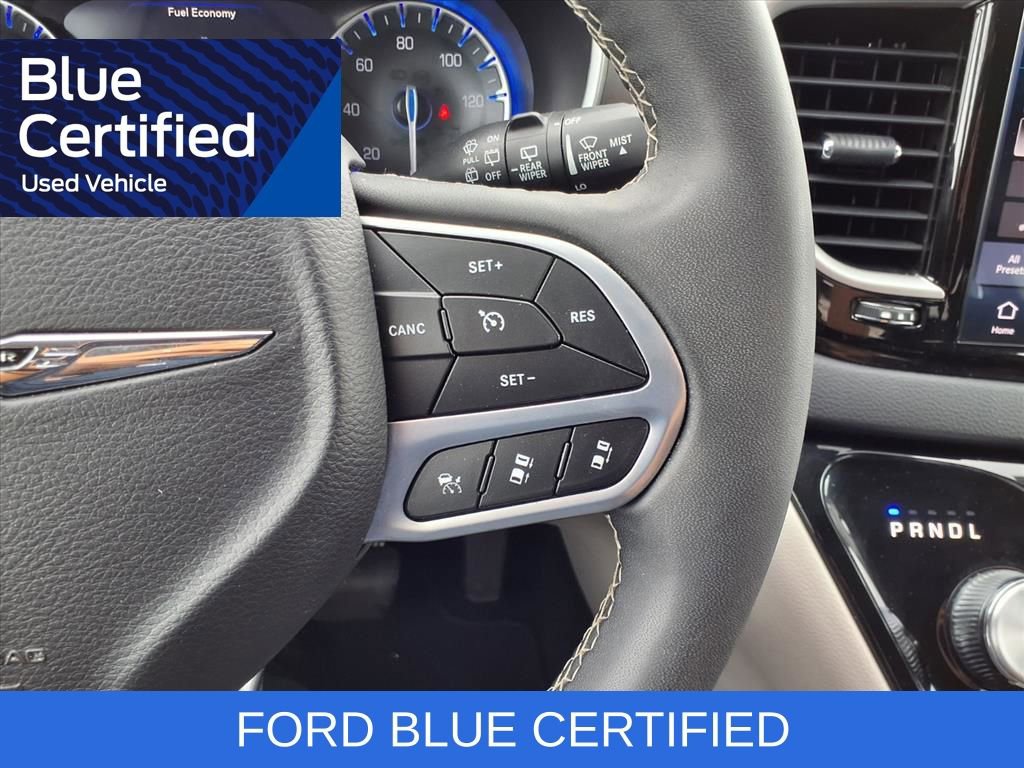 Used 2024 Chrysler Pacifica Touring-L FWD image 17