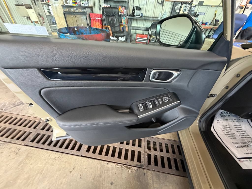 Used 2025 Honda Civic Sport Touring image 10