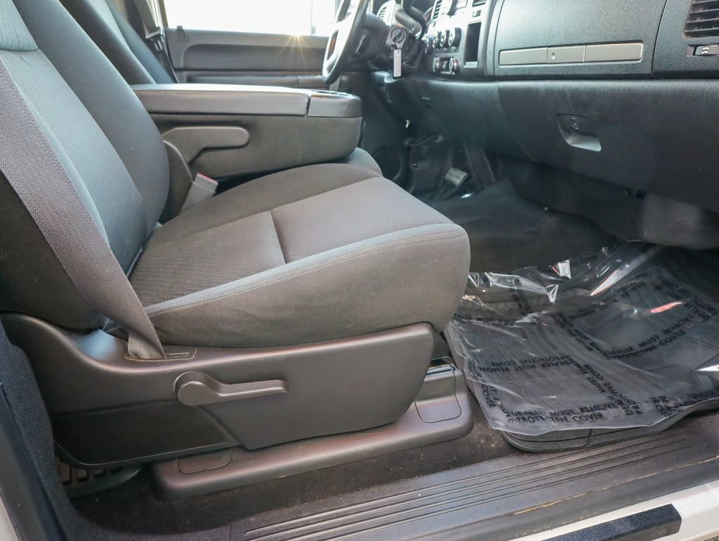 Used 2014 Chevrolet Silverado 2500 LT AWD/4WD image 24