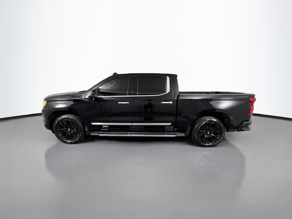 Used 2023 Chevrolet Silverado 1500 High Country w/ Technology Package AWD/4WD image 4