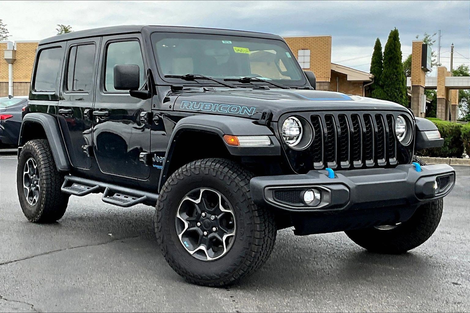 Used 2021 Jeep Wrangler Unlimited Rubicon 4xe w/ Cold Weather Group AWD/4WD image 3