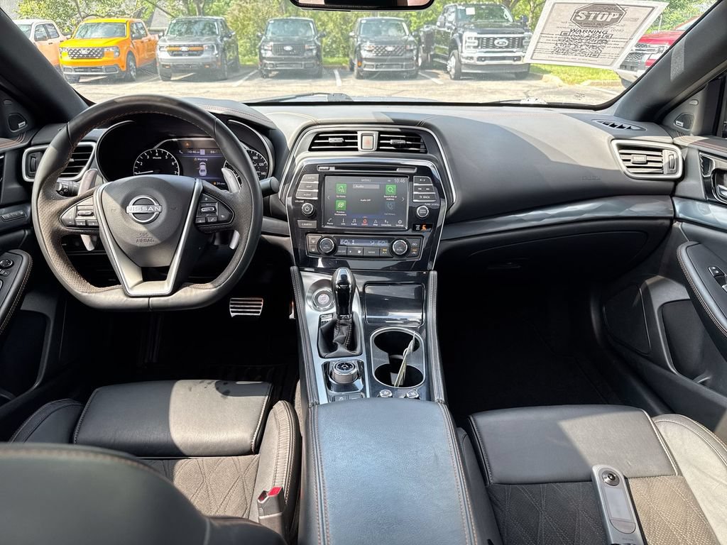 Used 2023 Nissan Maxima SR w/ Sport Mat Group FWD image 10