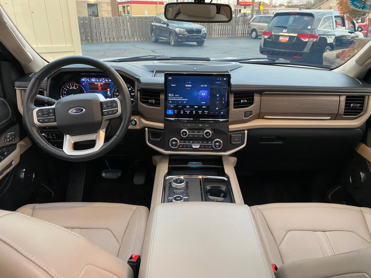 Used 2022 Ford Expedition Max Limited image 6