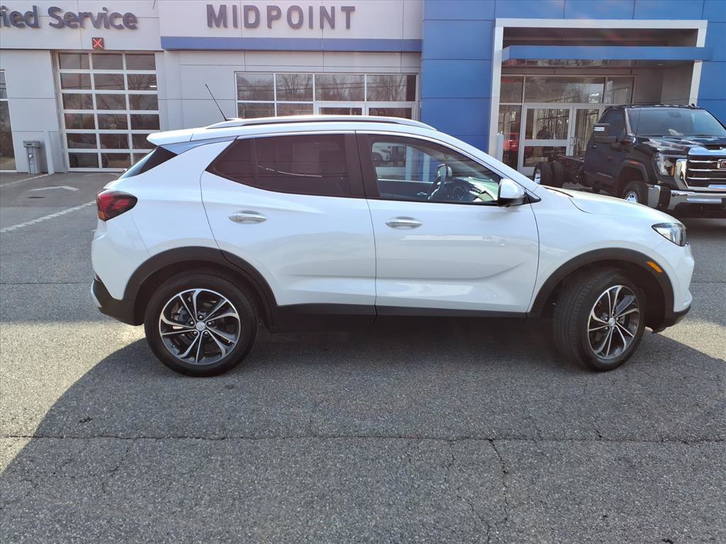 Used 2022 Buick Encore GX Select w/ Advanced Technology Package image 3