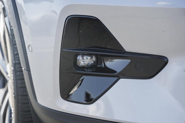 Certified 2025 Volvo XC40 B5 Plus image 14