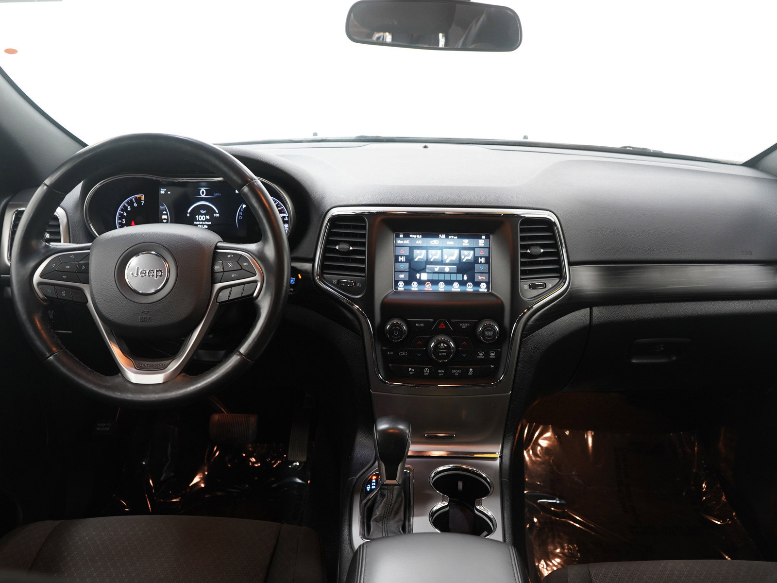 Used 2020 Jeep Grand Cherokee Laredo w/ Security & Convenience Group image 16