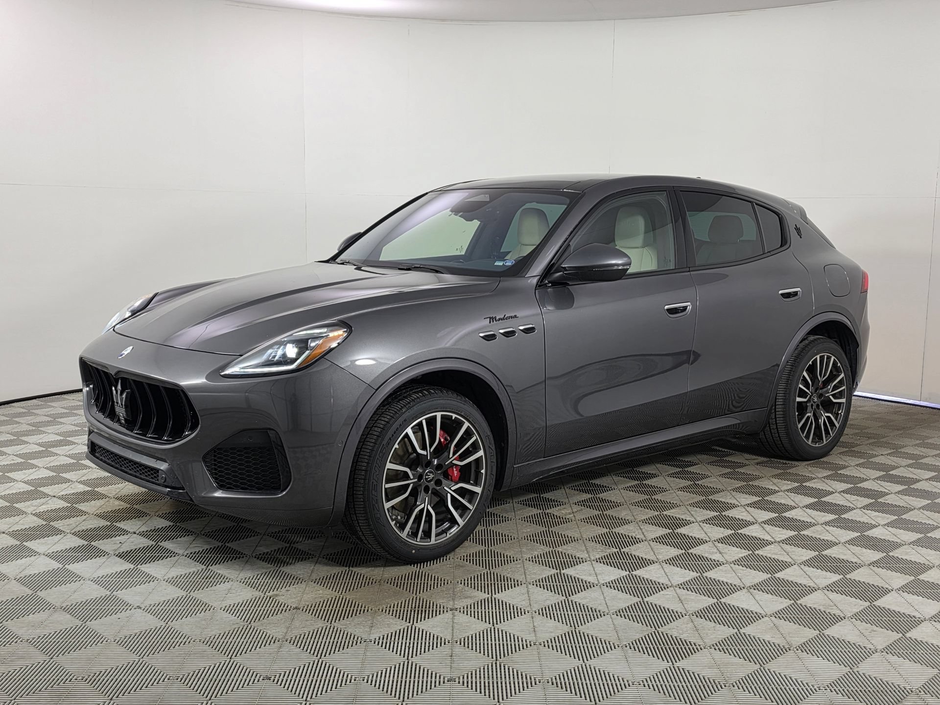 Used 2023 Maserati Grecale Modena AWD/4WD image 35