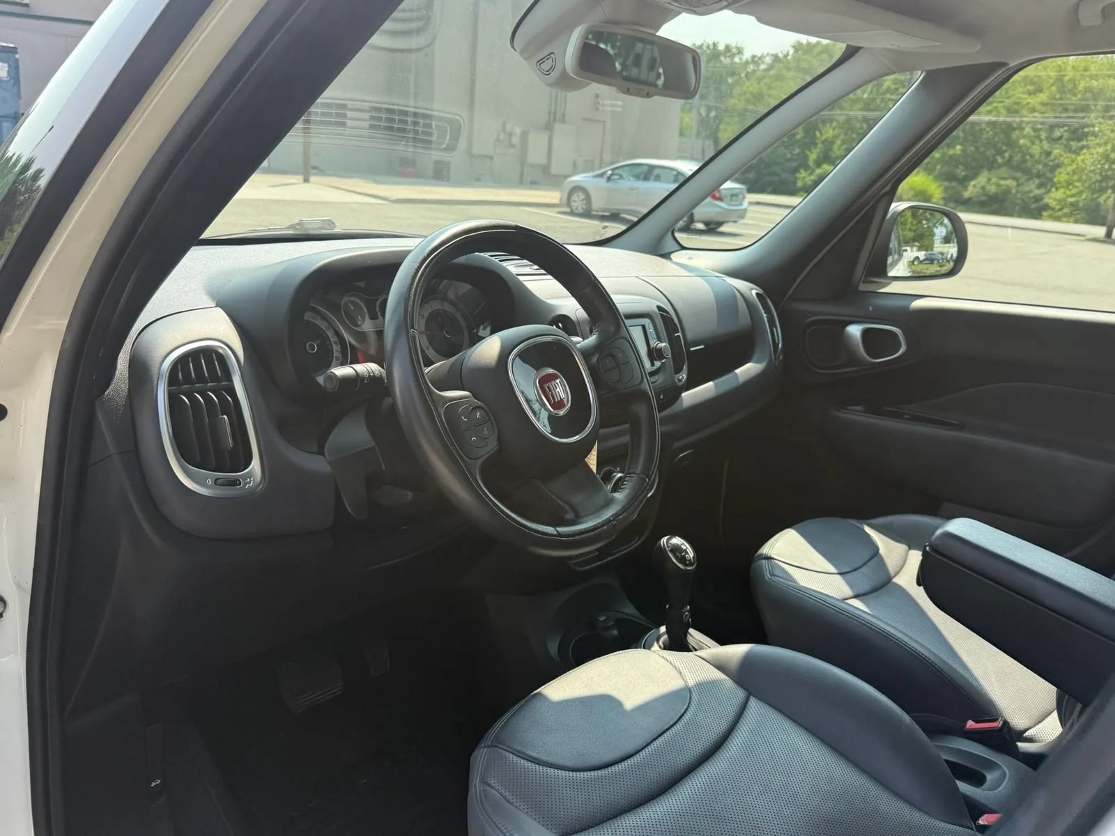 Used 2015 FIAT 500L Lounge FWD image 11