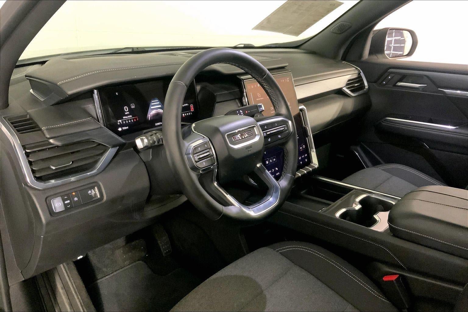 Used 2025 GMC Acadia Elevation FWD image 15
