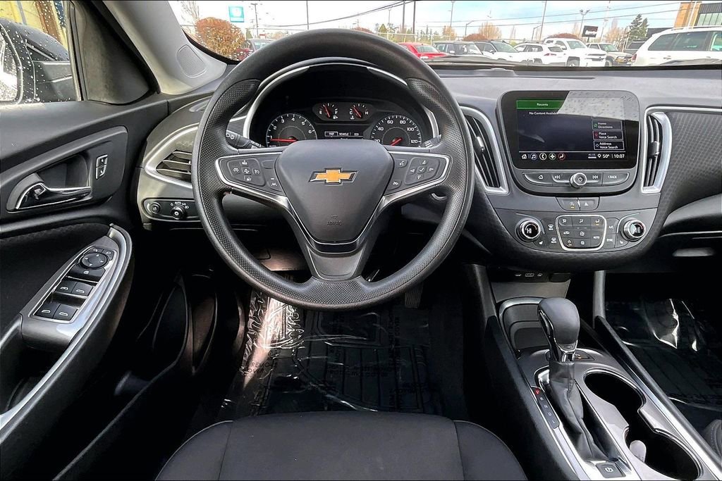 Used 2025 Chevrolet Malibu LT image 7