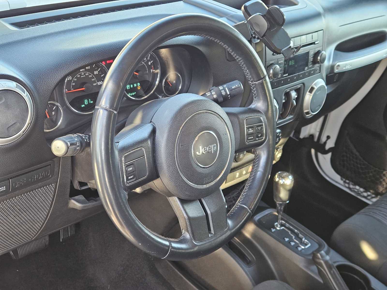 Used 2012 Jeep Wrangler Unlimited Rubicon image 2