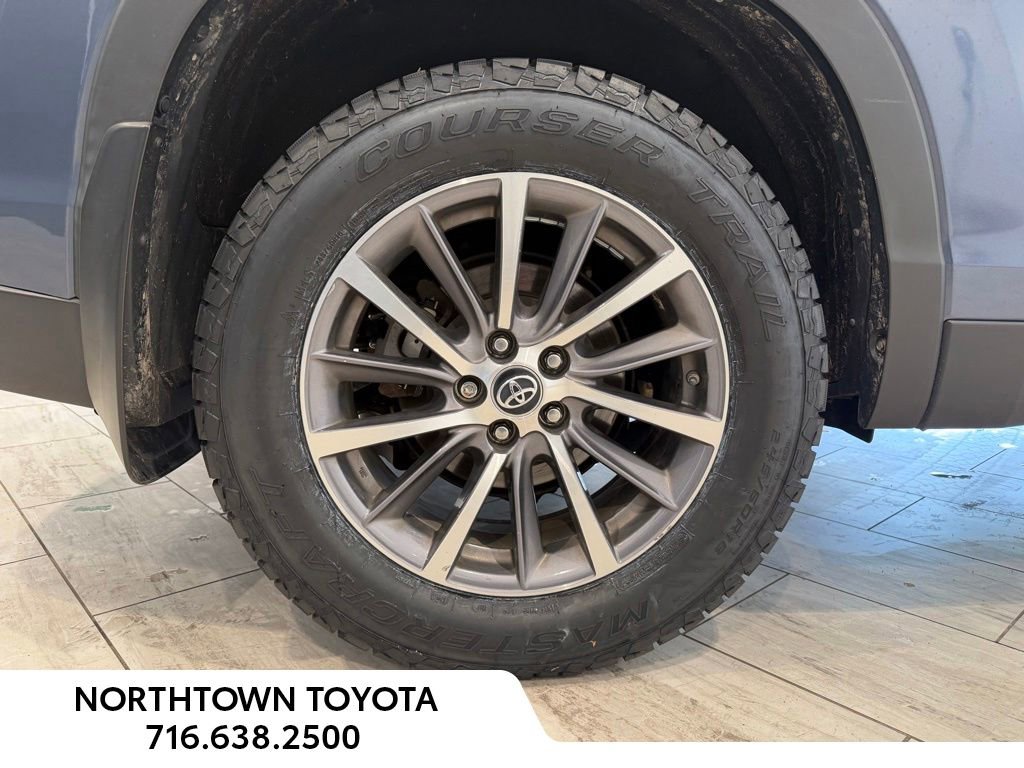 Used 2019 Toyota Highlander XLE w/ Protection Package #3 AWD/4WD image 8