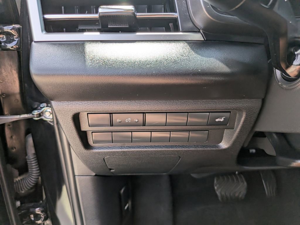 Used 2025 Mitsubishi Outlander SE FWD image 29