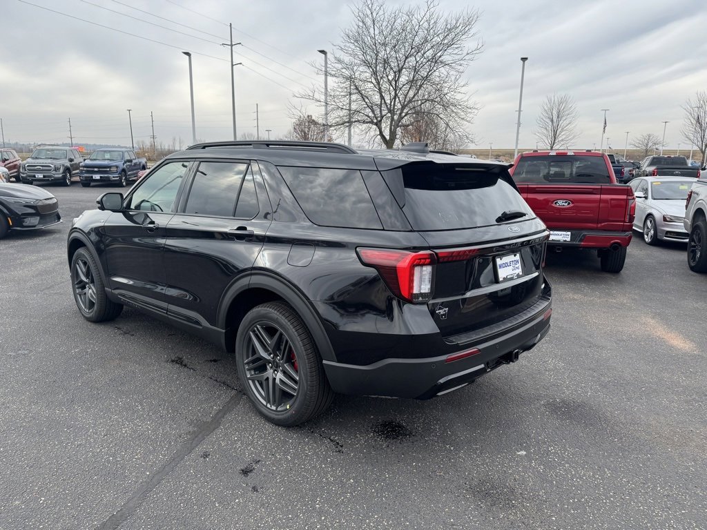 New 2026 Ford Explorer ST-Line w/ ST-Line Street Pack image 9