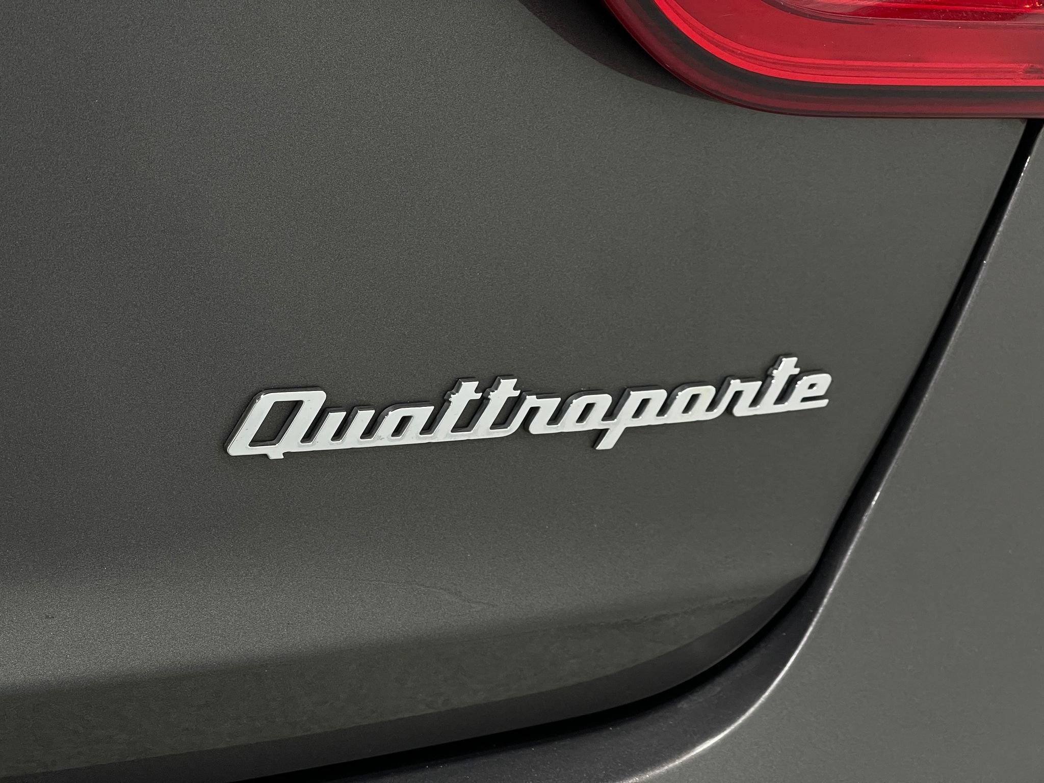 Used 2018 Maserati Quattroporte S GranSport Q4 AWD/4WD image 39