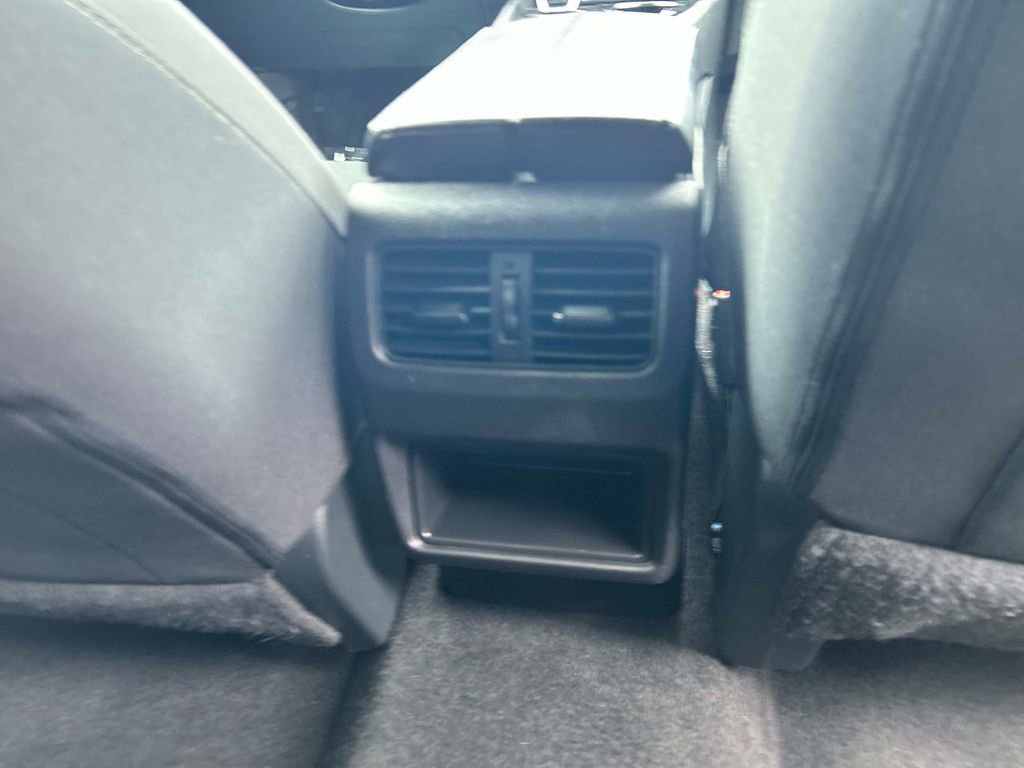 Used 2023 Nissan Rogue S image 15