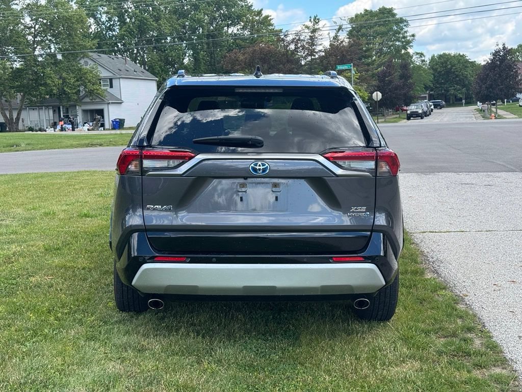 Used 2019 Toyota RAV4 XSE AWD/4WD image 4