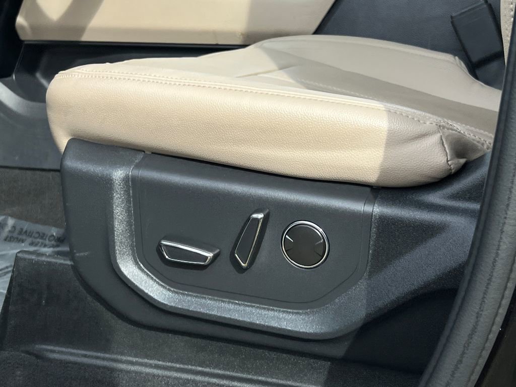 Used 2024 Ford Expedition Limited image 21