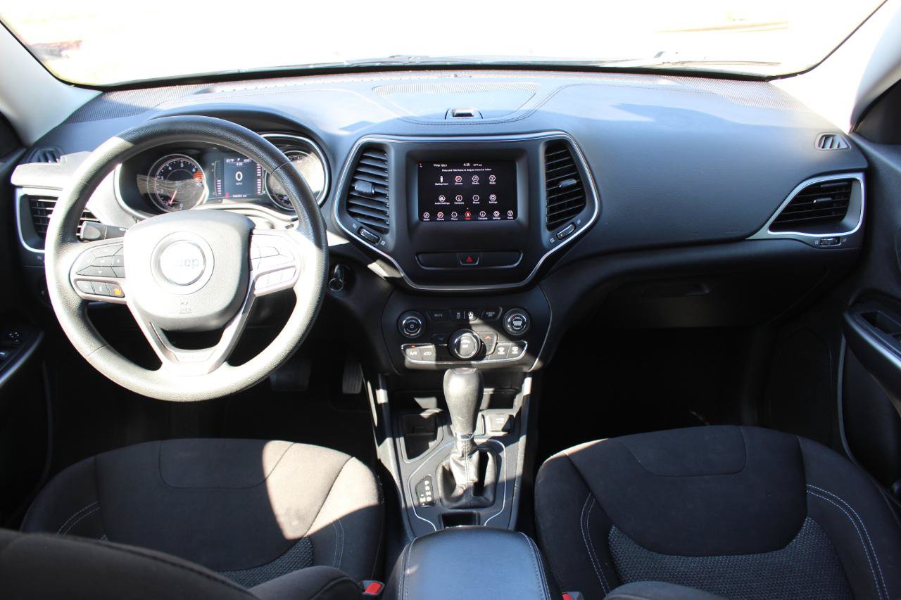 Used 2020 Jeep Cherokee Latitude FWD image 29