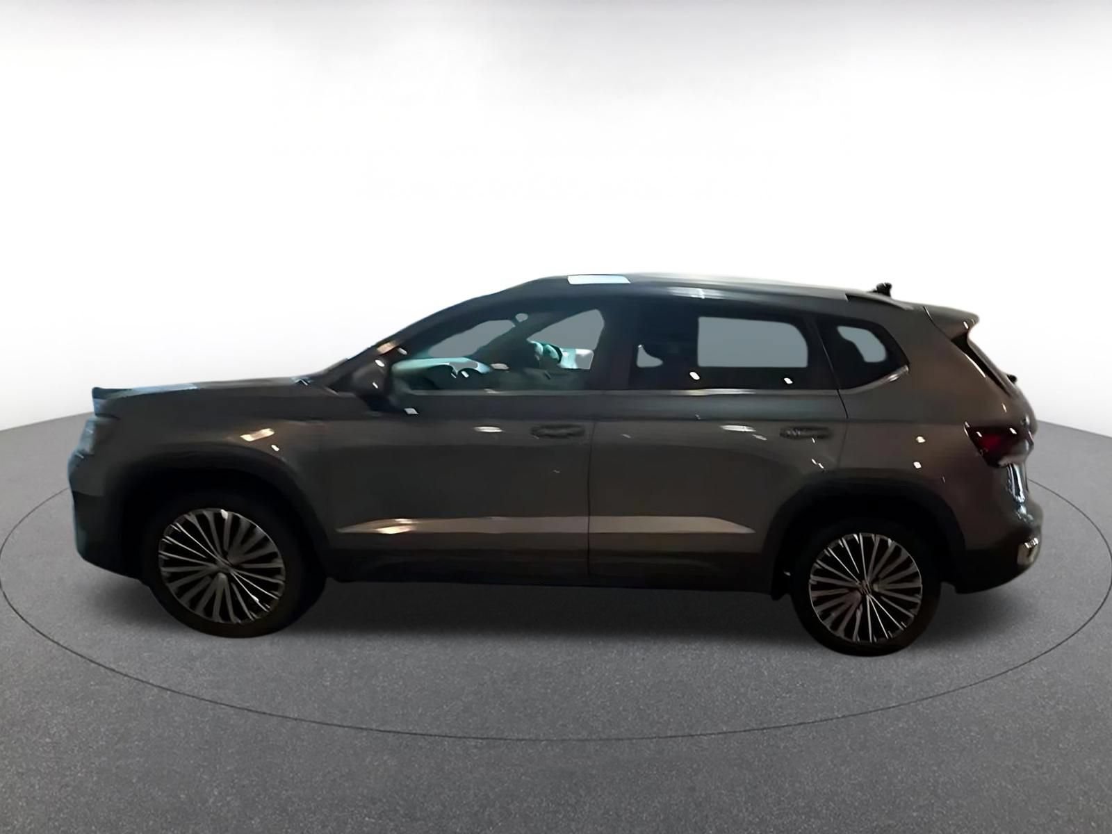 Used 2026 Volkswagen Taos SE FWD image 9