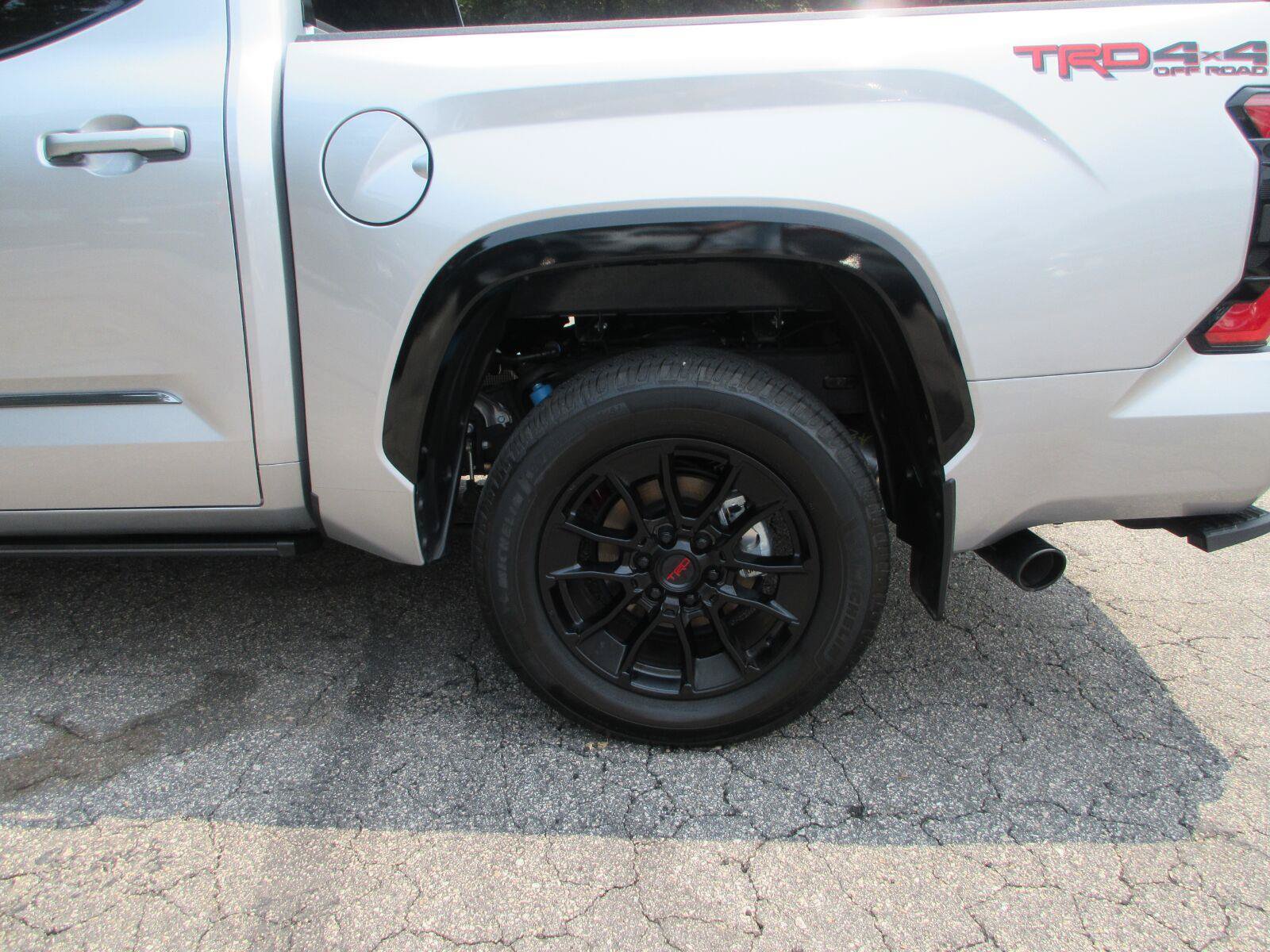 Used 2025 Toyota Tundra Platinum w/ TRD Off-Road Package AWD/4WD image 21