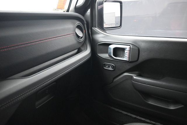 Used 2024 Jeep Wrangler Unlimited Rubicon w/ Technology Group AWD/4WD image 8