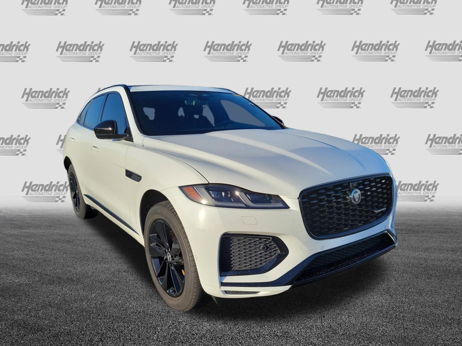 Used 2024 Jaguar F-PACE R-Dynamic S image 2