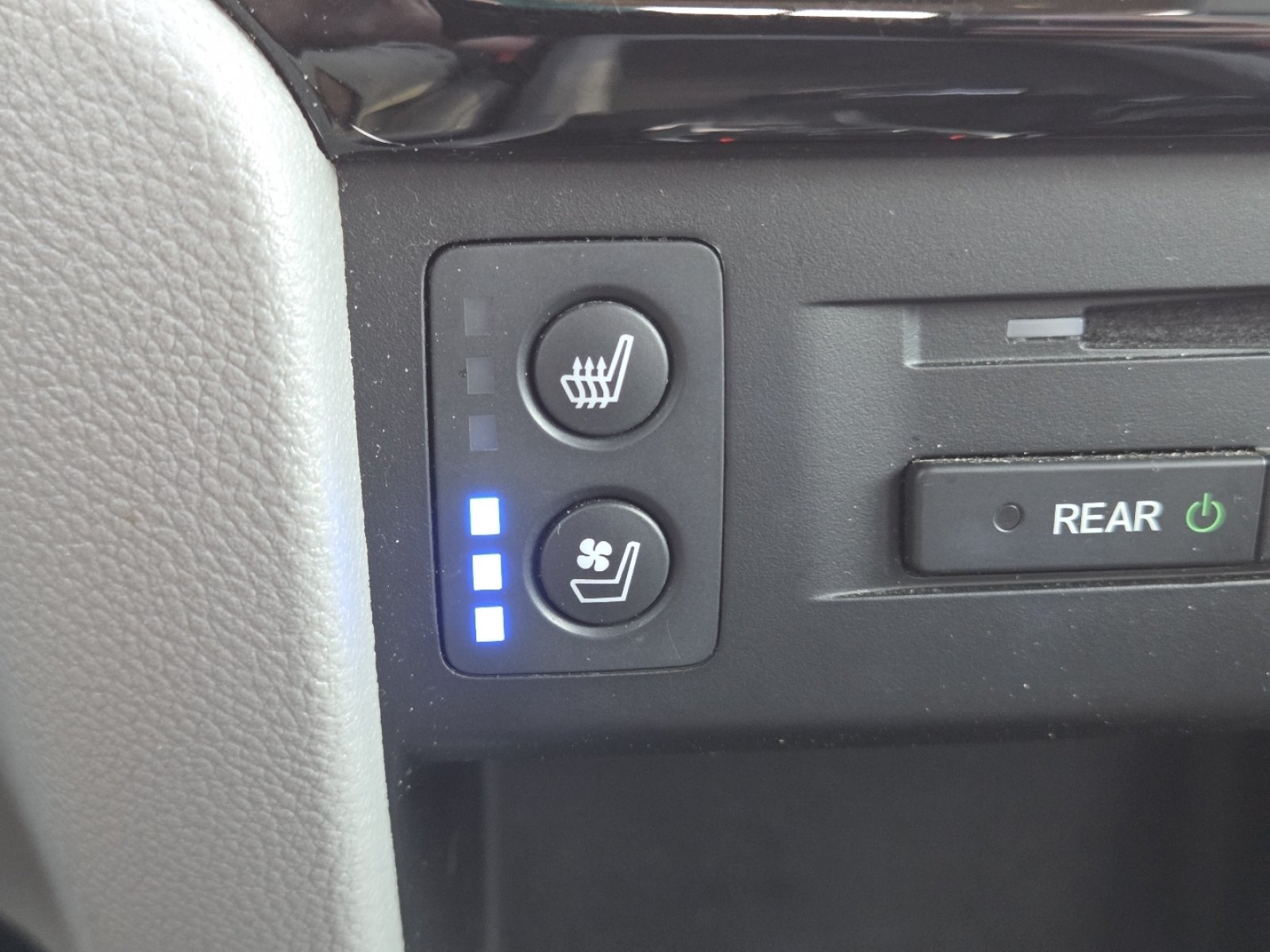 Used 2018 Honda Pilot Elite image 6