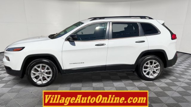 Used 2017 Jeep Cherokee Sport w/ Cold Weather Group FWD image 50