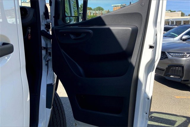 Used 2024 Mercedes-Benz Sprinter 2500 image 16