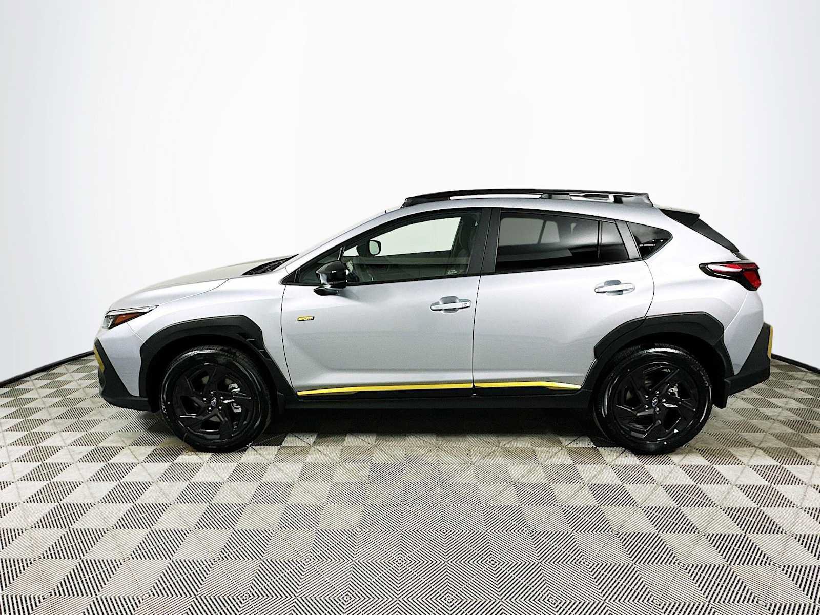 Used 2025 Subaru Crosstrek 2.5i Sport w/ Crosstrek Mirror Package AWD/4WD image 4