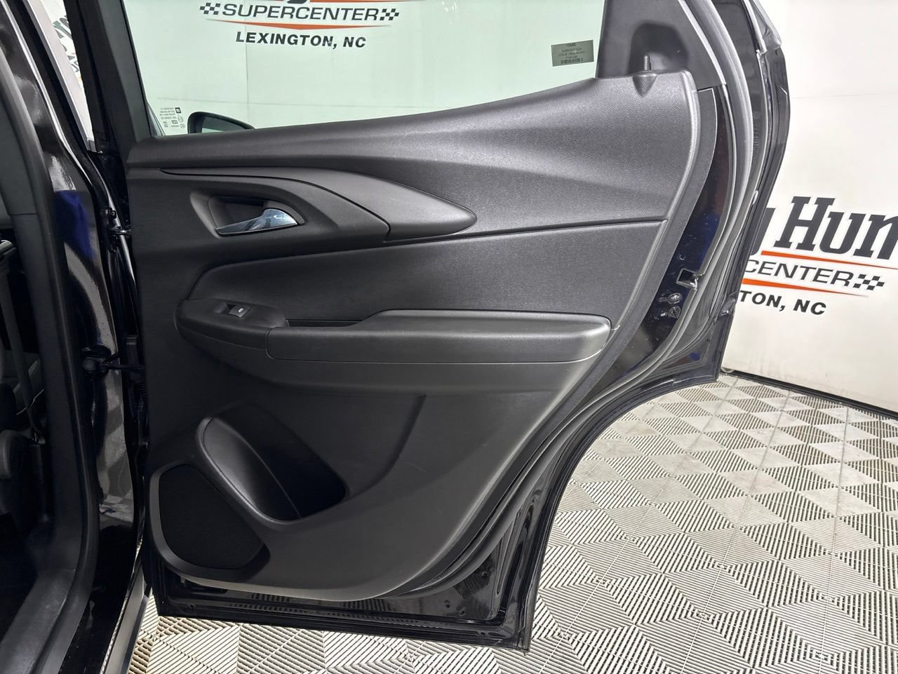 Used 2025 Chevrolet TrailBlazer LT AWD/4WD image 21